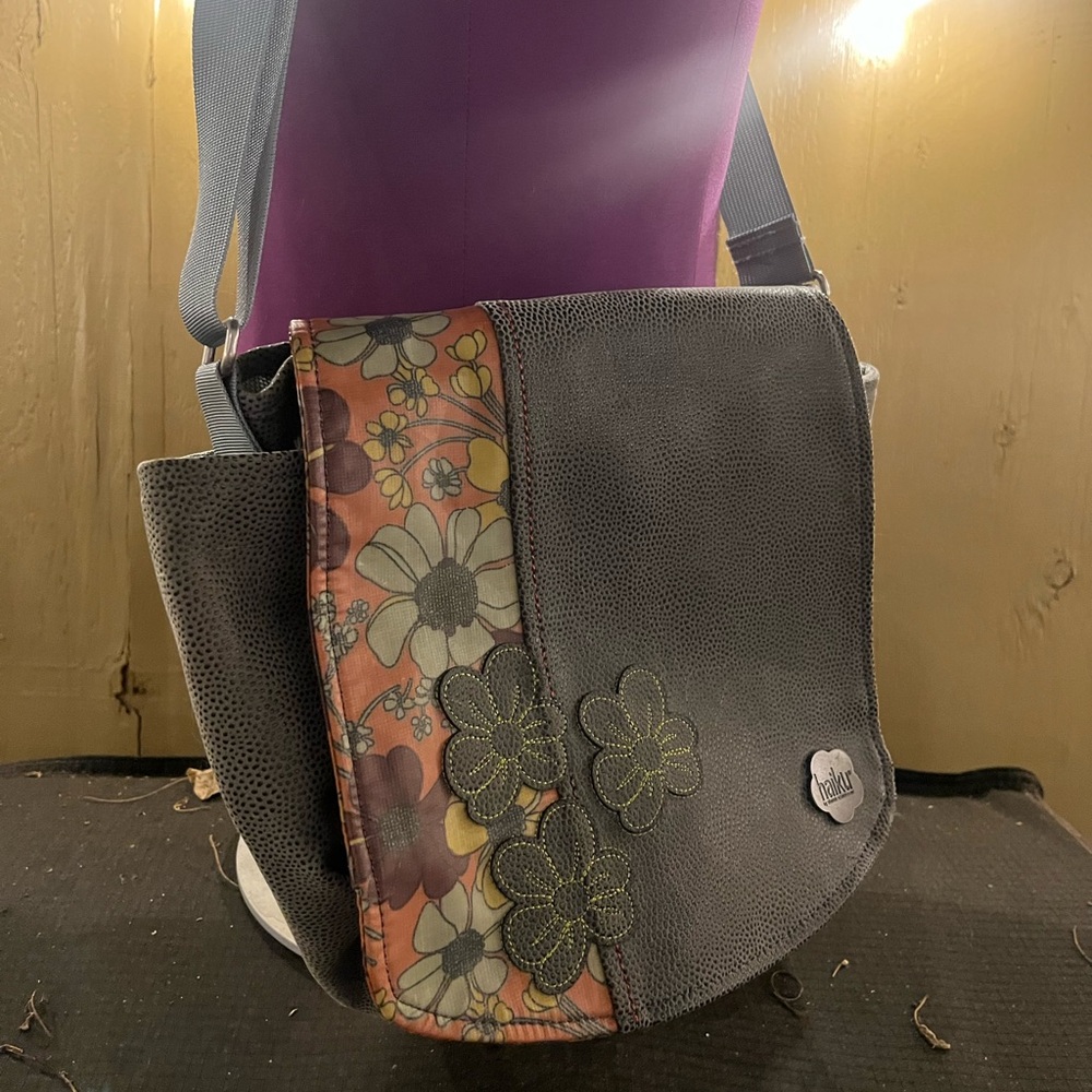 Haiku To Go Bag Crossbody messenger bag